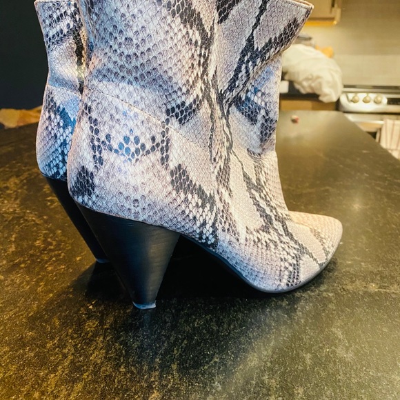 SNAKESKIN HEELED BOOTIES - Picture 2 of 6